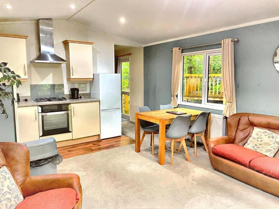 Woodland View -Hot Tub-Tenby-Carmarthen-St Clears Exterior foto