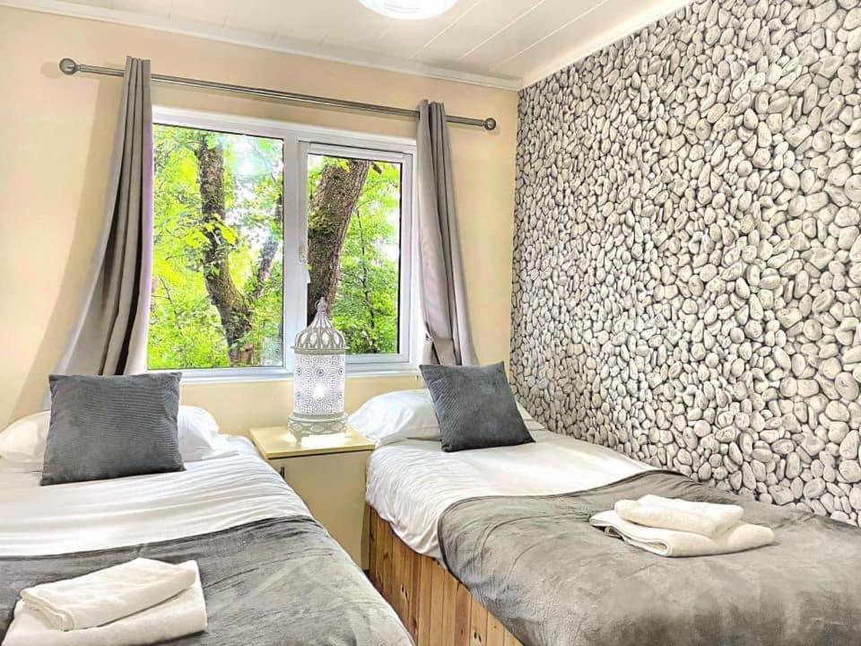 Woodland View -Hot Tub-Tenby-Carmarthen-St Clears Exterior foto